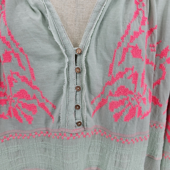 Free People Pink and Teal Blue Blouse - Size XS (Fits Medium) - Picture 6 of 12